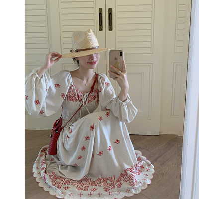 金苏一红色花朵刺绣亚麻连衣裙2026春夏法式收腰长袖度假裙子长裙