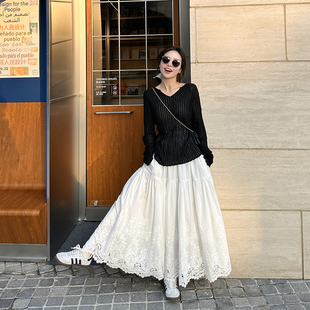 高腰显瘦a字裙潮 韩版 金苏一 白色大裙摆刺绣花边半身裙女2025秋季