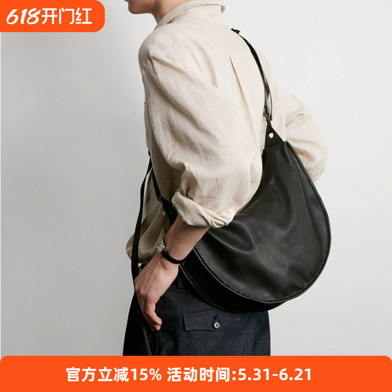 鹿森|日系复古单肩斜挎包男女学生书包大容量简约邮差包软皮背包