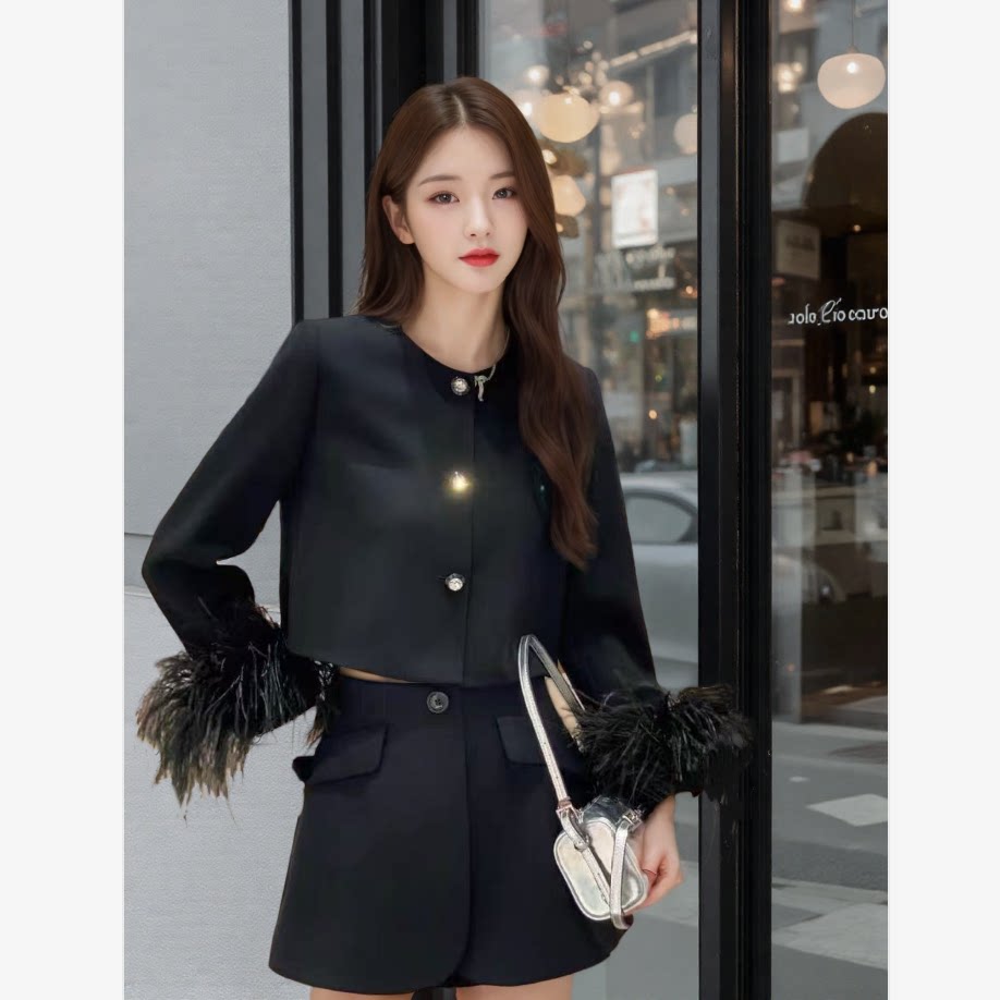 羽毛西装外套裙裤两件套2025早秋新款法式复古小香风上衣显瘦短裤