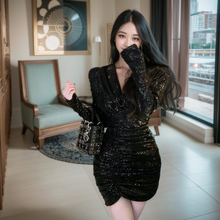 高级感亮片黑色v领气质连衣裙性感包臀短款裙子长袖修身褶皱短裙