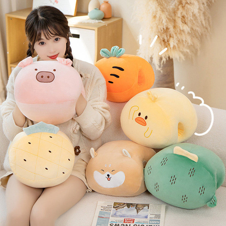 冬天暖手捂抱枕可插手办公室午睡小枕头学生宿舍毛绒保暖卡通手捂