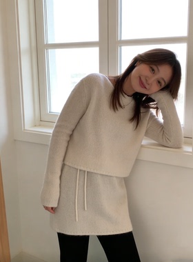 韩系穿搭白色长袖针织打底衫女秋冬设计感小众内搭上衣屁帘两件套