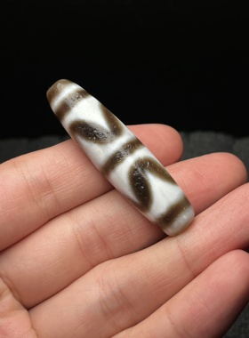 精品高油高润双虎牙天珠咬色清晰风化自然皮壳漂亮臻藏玛瑙天珠
