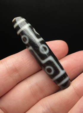 精品高油润九眼天珠玛瑙材质纹路清晰包浆自然风化效果好