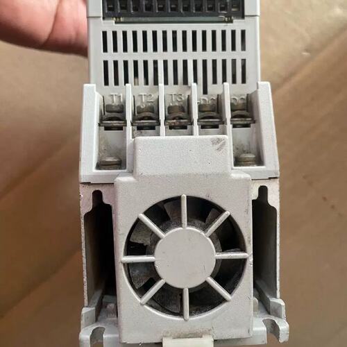 议价变频器380V0.75KW。型号:BN03ASF