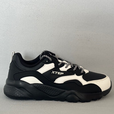 特步女性休闲鞋轻便舒适