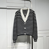 甜美条纹V领假两件短款 宽松显瘦减龄舒适开衫 毛针织衫 女23冬新款