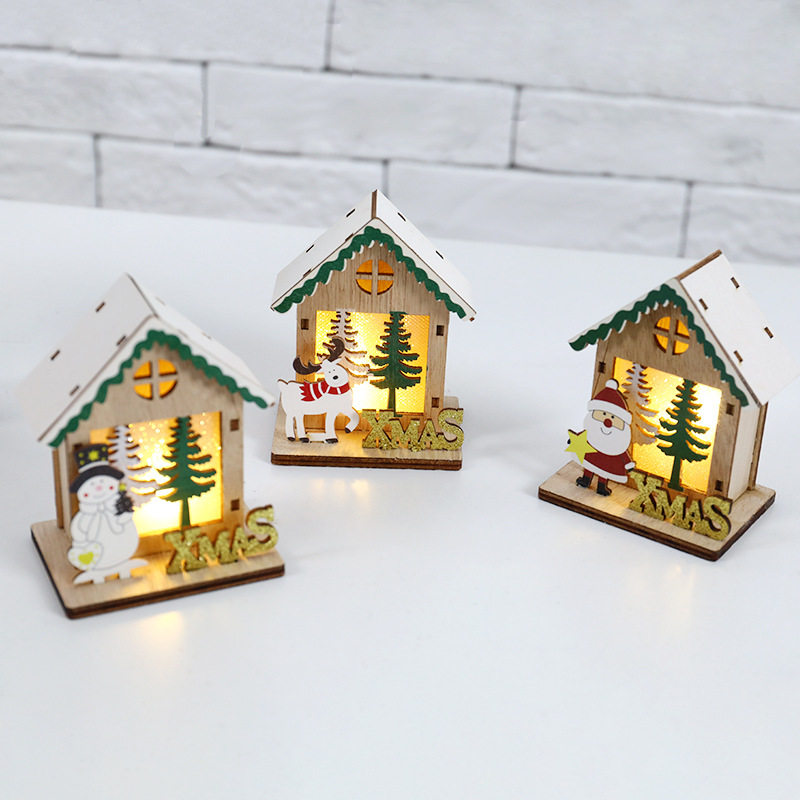 圣诞节卡通发光绿色雪屋摆件镂空圣诞树小挂件木质小房子桌面摆件
