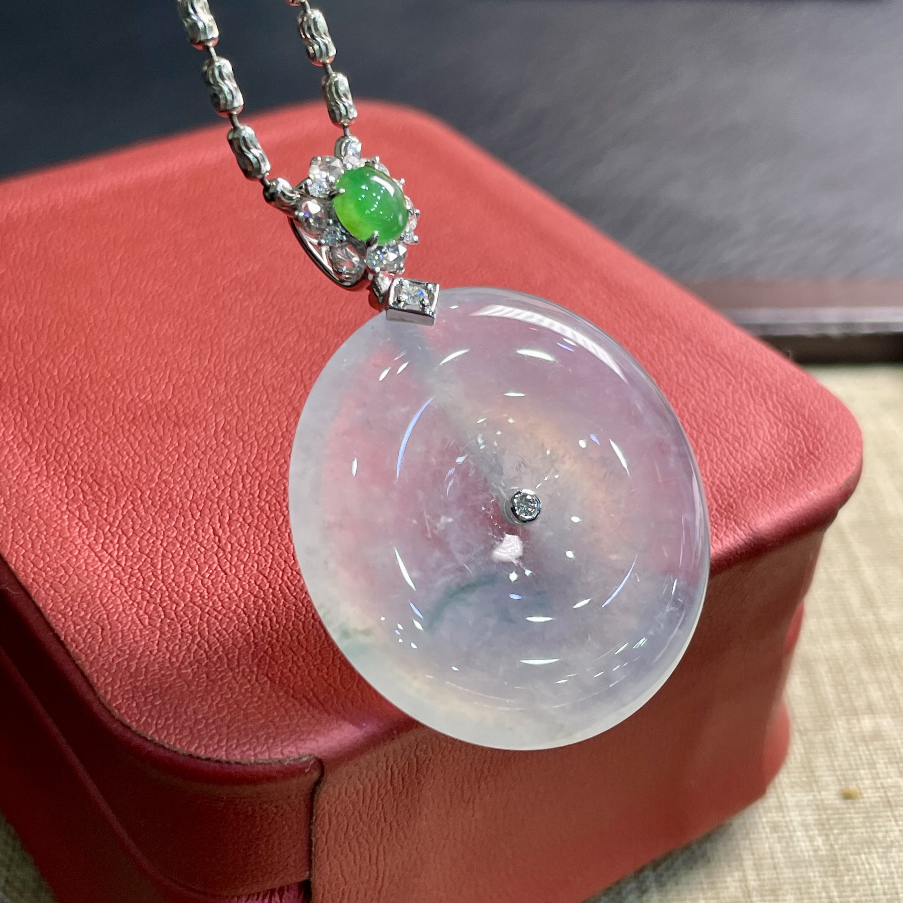 缅甸天然翡翠A货冰种飘花翡翠18k金钻镶嵌大平安扣吊坠挂件33.8mm