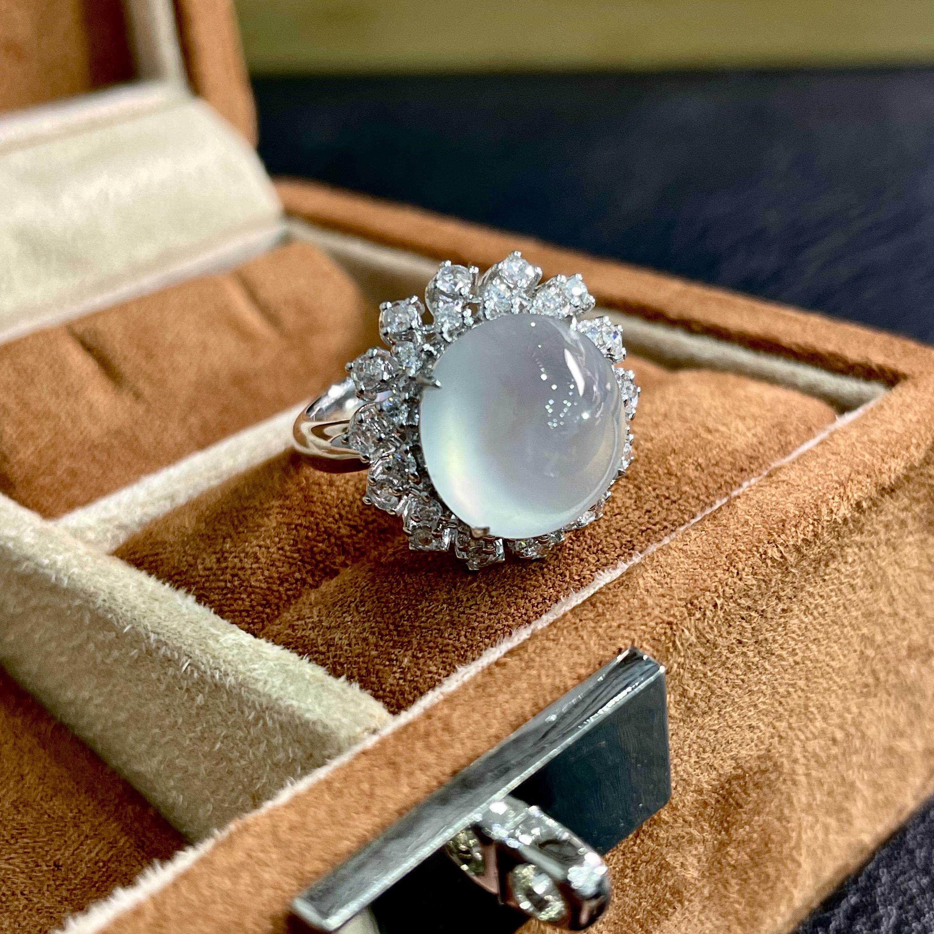 缅甸天然翡翠A货冰种起光大白冰蛋面戒指18k金钻豪镶女款精品戒指