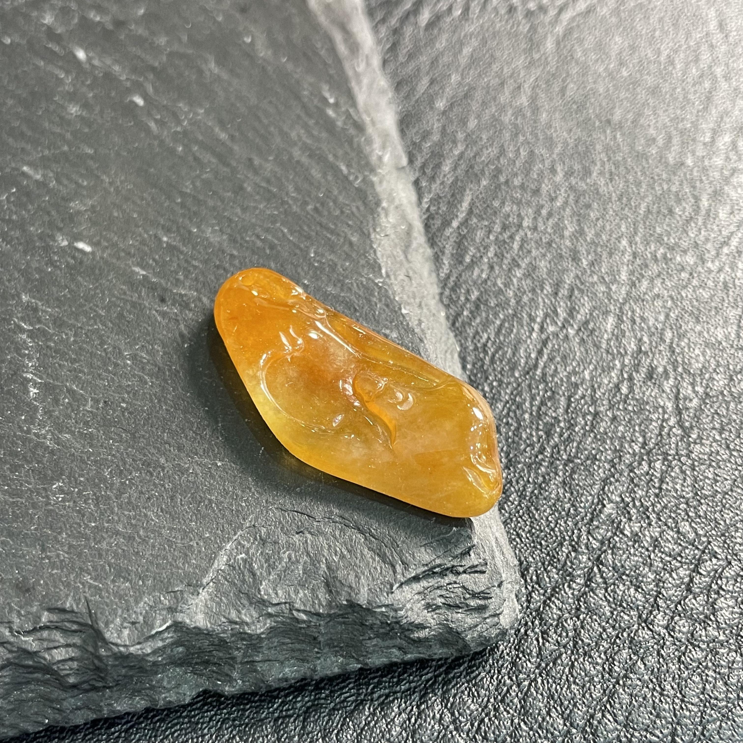 缅甸A货冰种胶感飘花翡翠