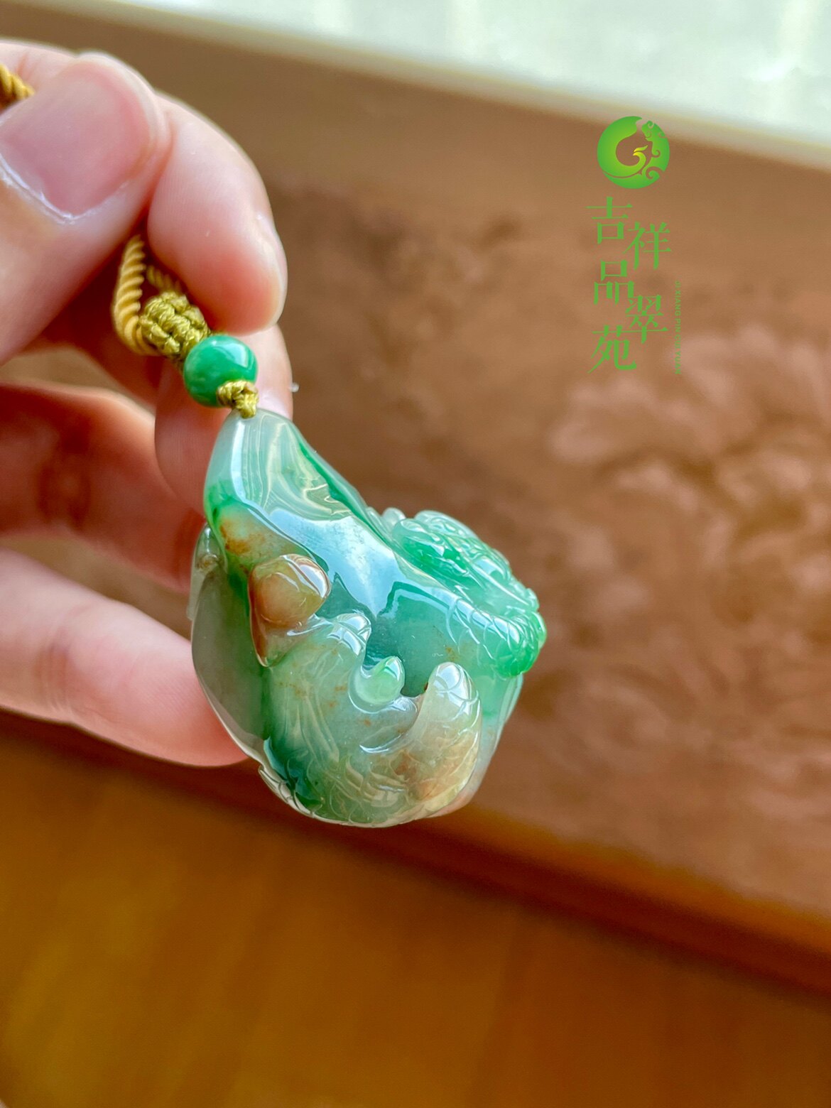 精品手工雕刻三彩莲年有余项链