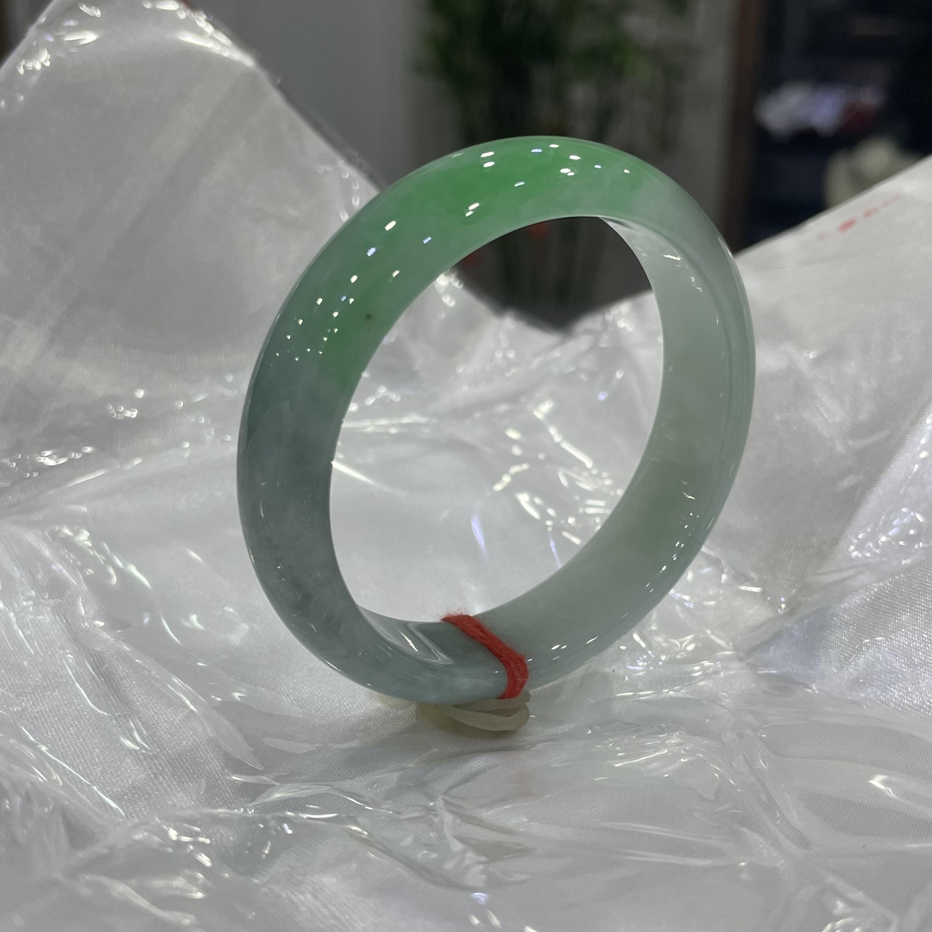 缅甸A货冰飘绿手镯镯带色