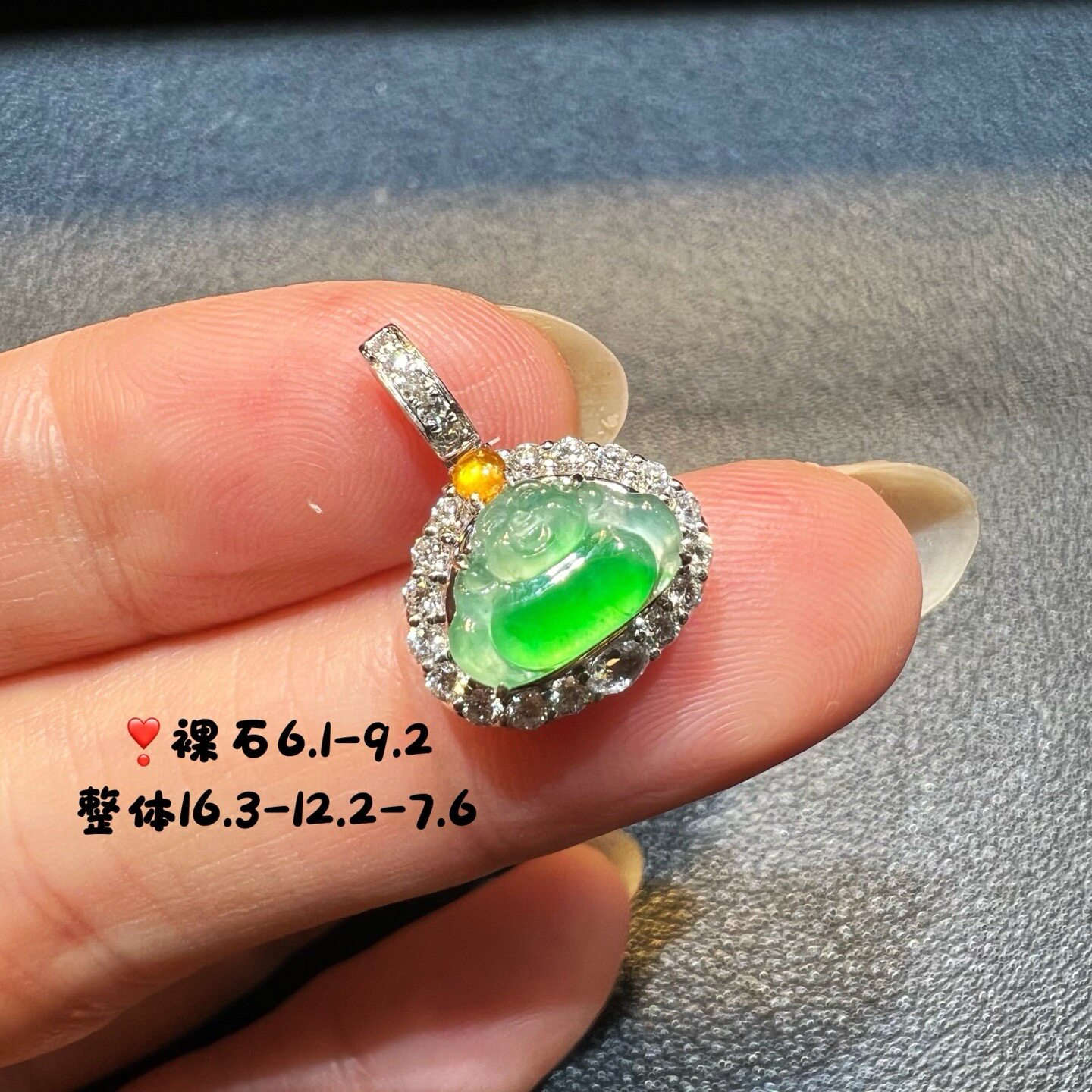 18k金钻石镶嵌冰种起光阳绿翡翠小佛公吊坠万能扣天然缅甸A货