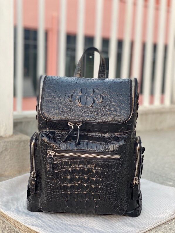 鳄鱼皮男包欧美风大容量旅行双肩包高端正品真皮莱曼犀牛鳄鱼背包