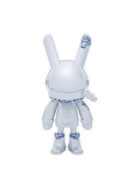 熊玩ROBBI×周冠宇青花化影F1车手联名潮玩手办摆件