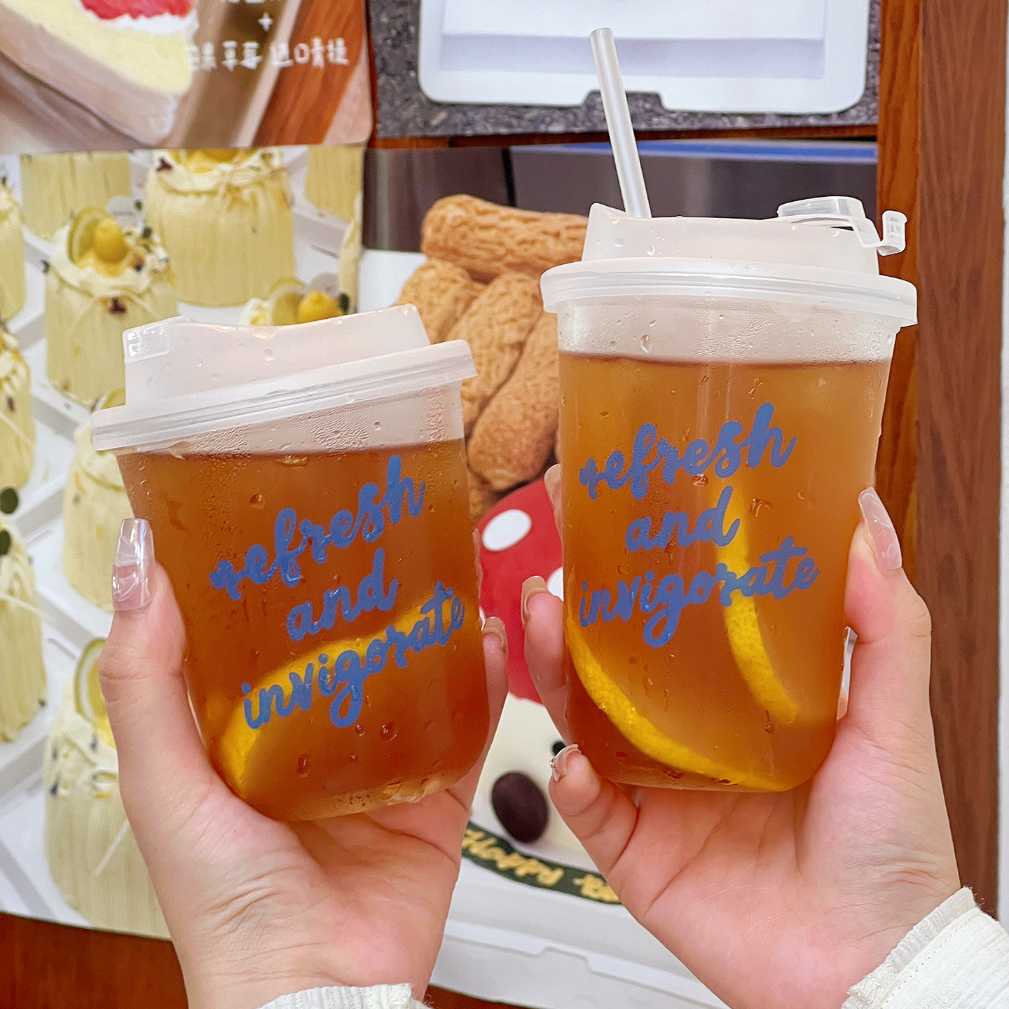 一次性咖啡杯子带盖奶茶食品级外出携带商用高档精致外卖饮品塑料