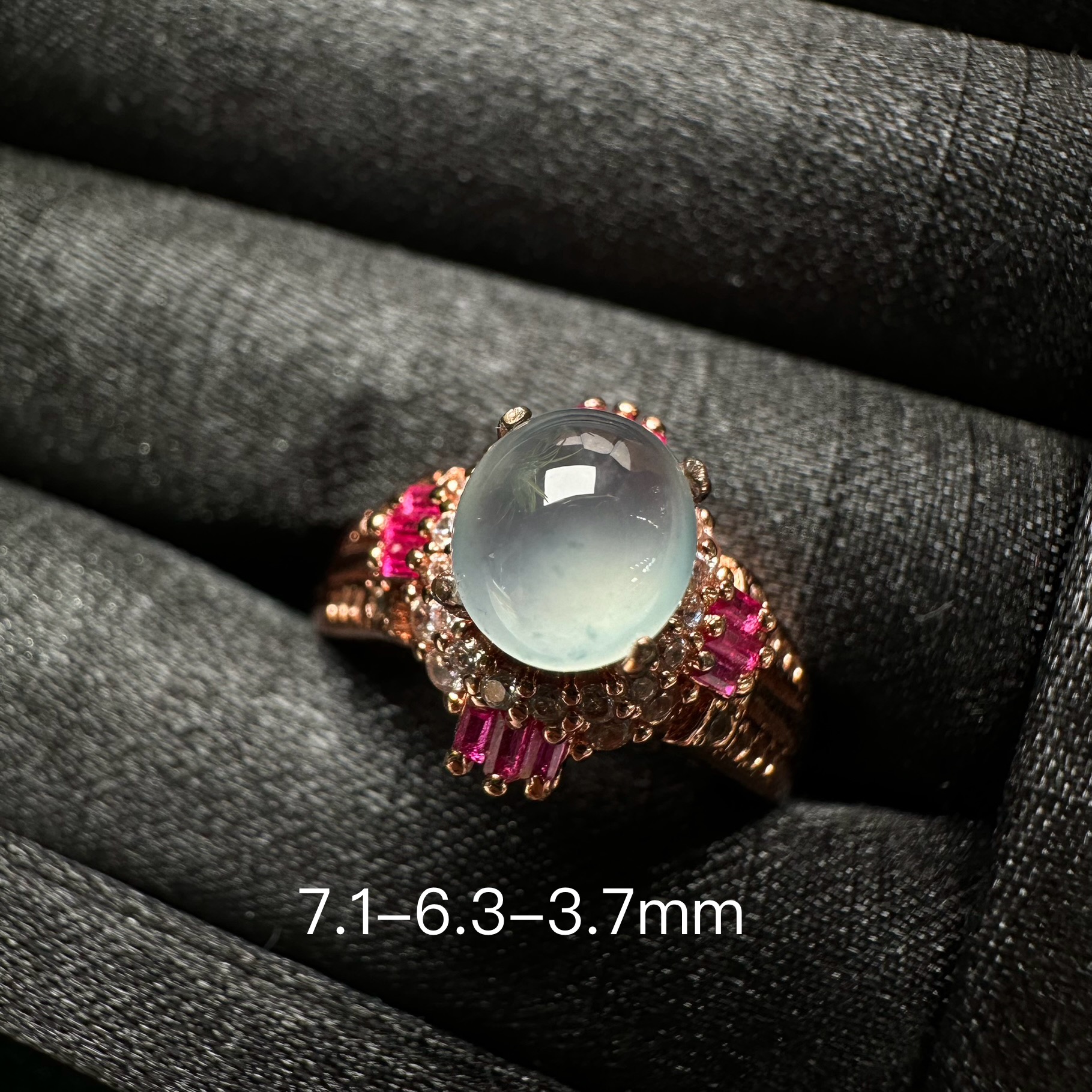 天然A货翡翠冰种蛋面戒指