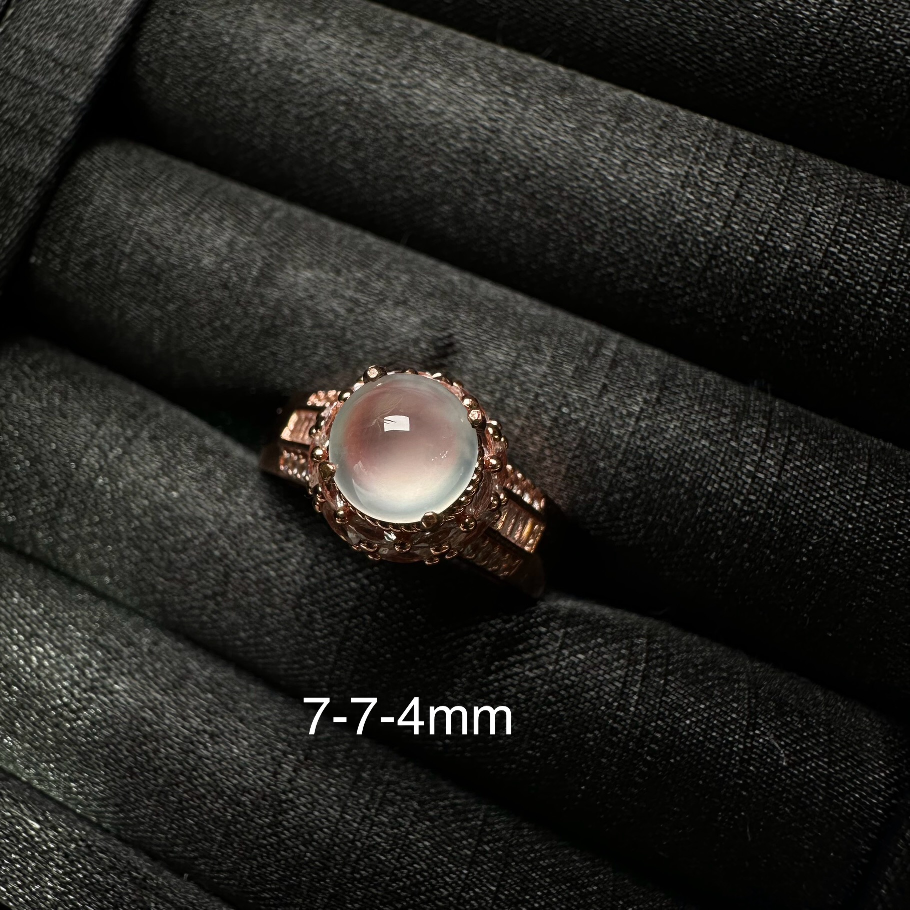 天然A货翡翠冰种蛋面戒指