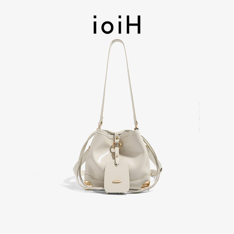 IOIH 高级感小众 软牛皮白色小水桶包女简约时尚单肩斜挎小包百搭