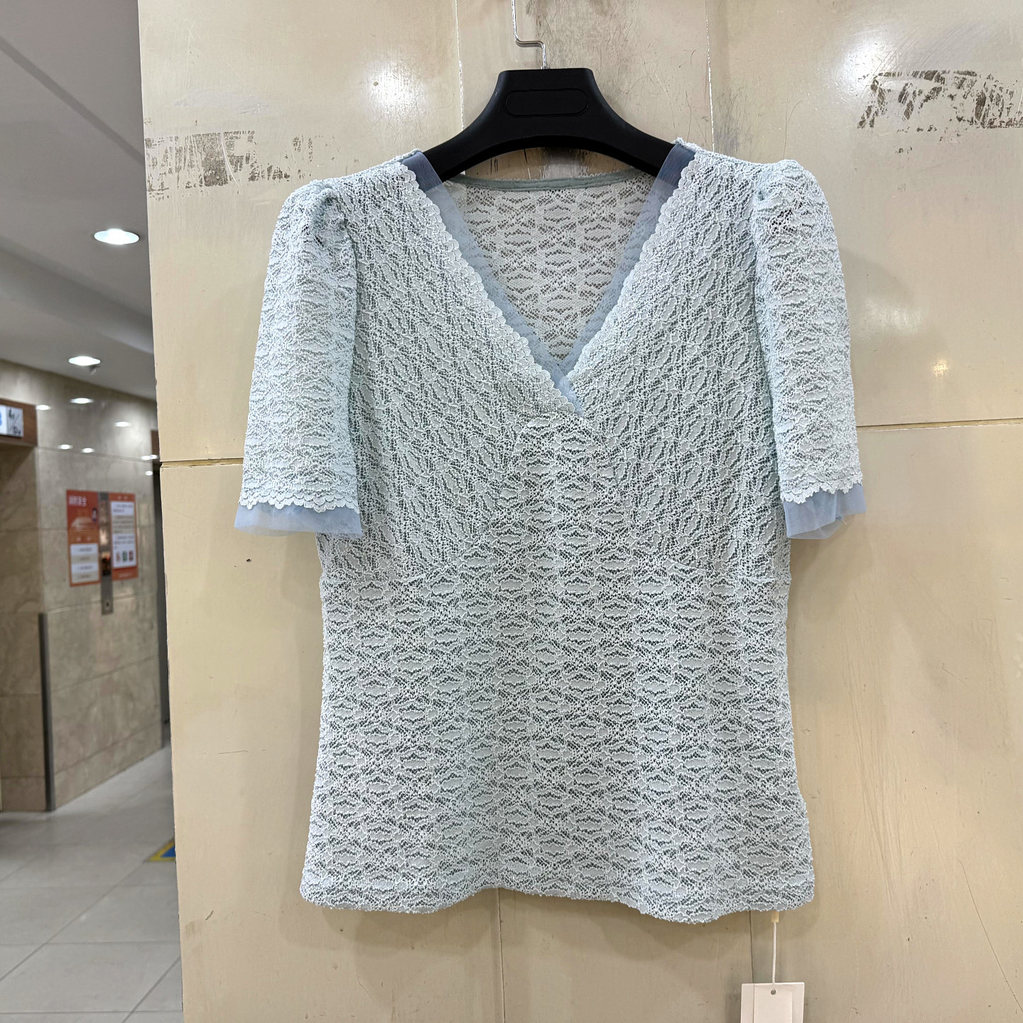 赫琳娜2075 欧根纱边V领高腰短袖亮丝小个短装蕾丝小衫上衣春夏女