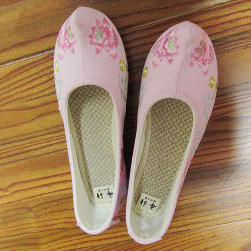 朝鲜族绣花鞋韩服鞋子女翘头平底