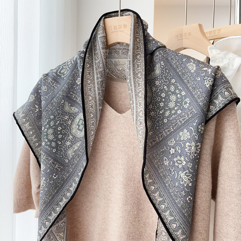 轻奢雾霾蓝氛围！雅致丝毛三角巾
