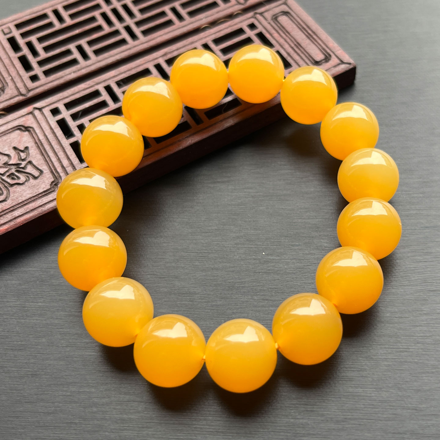 黄龙玉纯天然缅料男生手串14里 荧光料鸡油黄