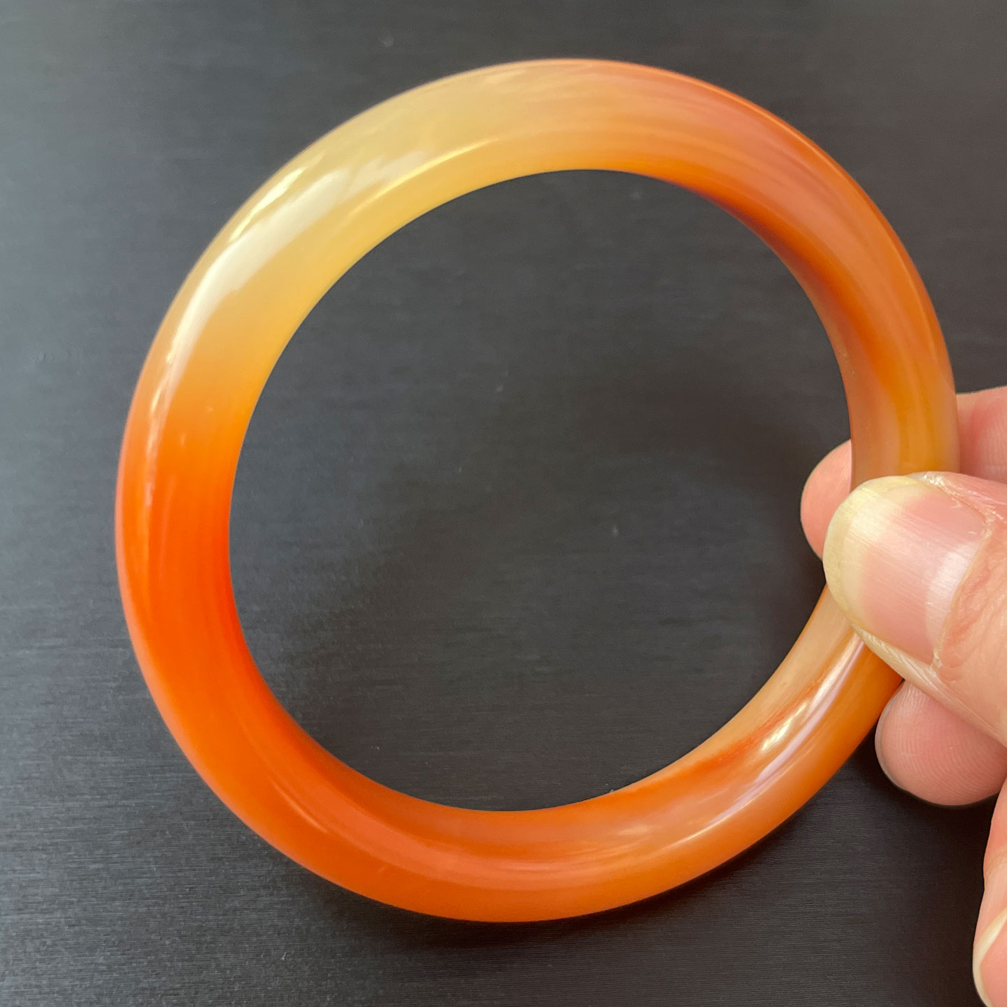 云南纯天然黄龙玉手镯女款 内径56 颜色鲜艳 送人自留都不错