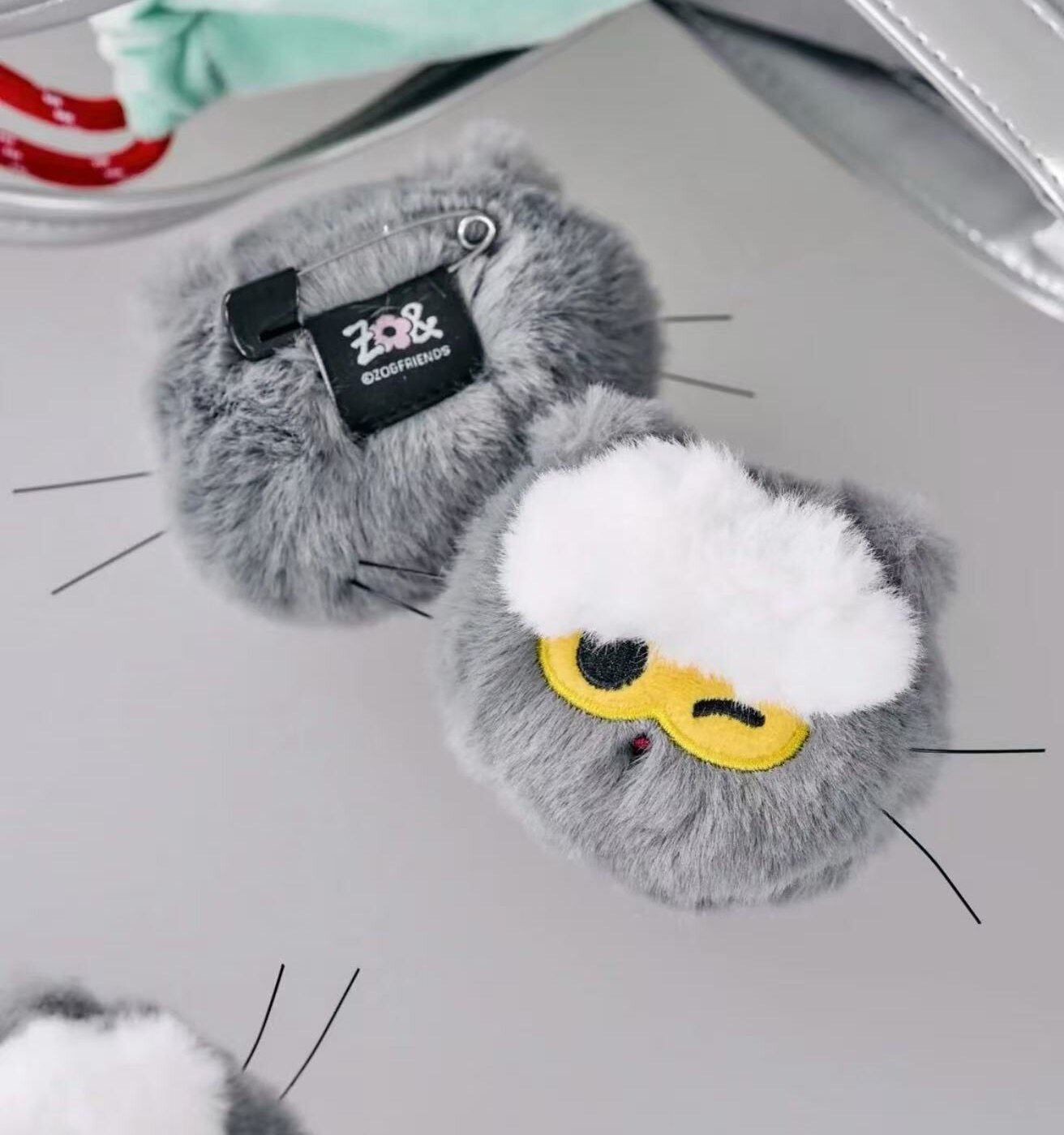 正品现货ZO&FRIENDAS权志龙周边毛绒卡通脸型徽章LINE FRIENDS