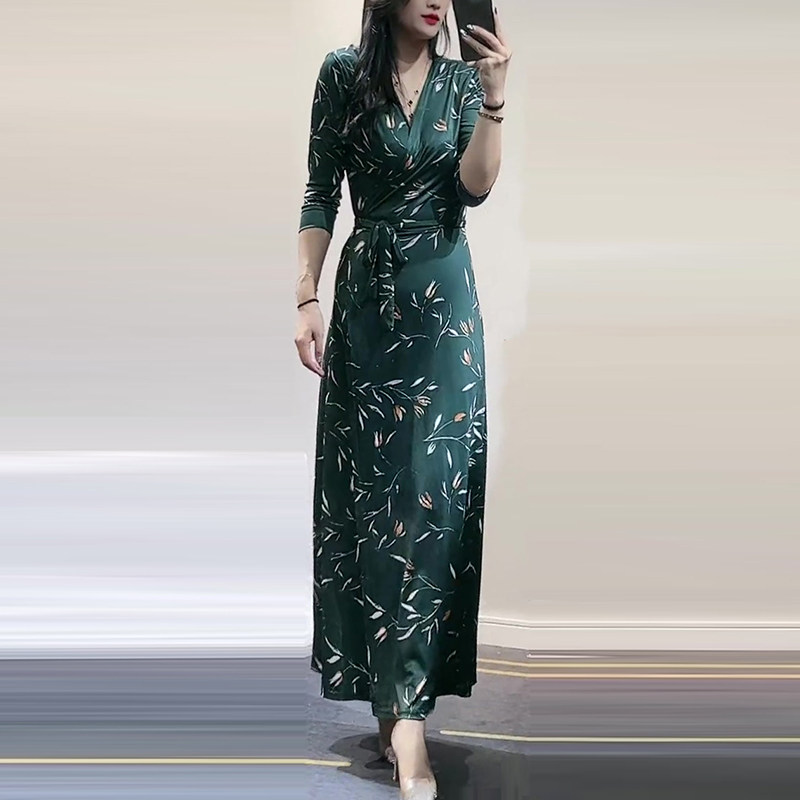 一片式裹身裙2025春夏新款性感墨绿色气质显白显瘦v领连衣裙夏