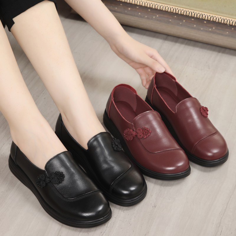 真皮平底皮鞋秋季老年人妈妈单鞋