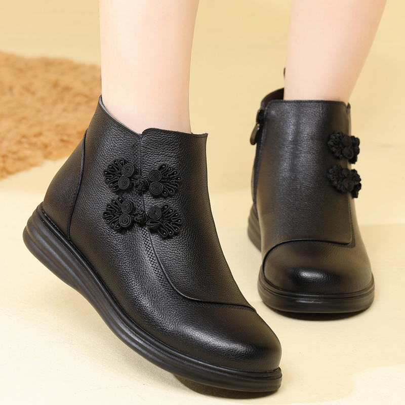 42号41大码脚丫妈妈短靴中年老人冬季保暖高帮棉鞋真皮加厚绒女靴