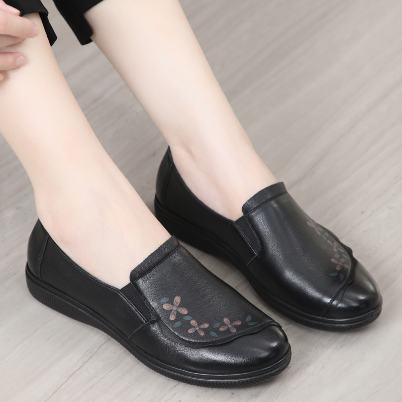 2024秋季新款妈妈鞋旺奈真皮女鞋