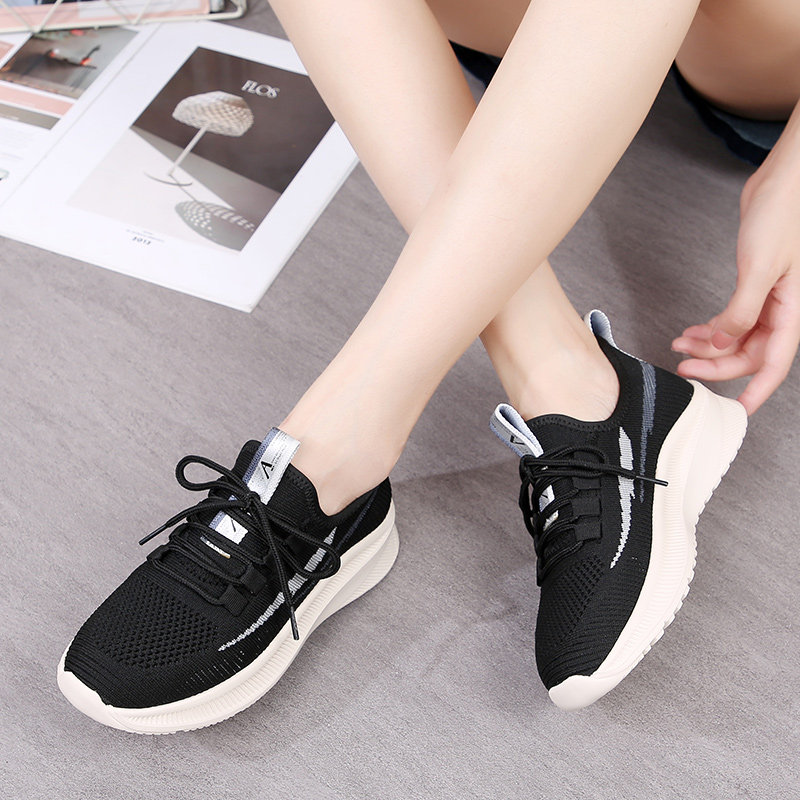 旺奈透气防滑软底休闲风运动女鞋