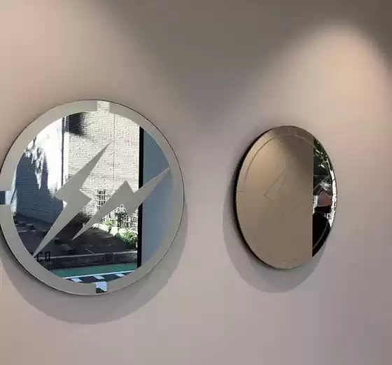 In-Stock Hiroshi Fujiwara Fukuoka Opening Limited Edition Mirror, Lightning Mirror Background Wall Creative Hanging Mirror Wall-Mounted Entrance Mirror