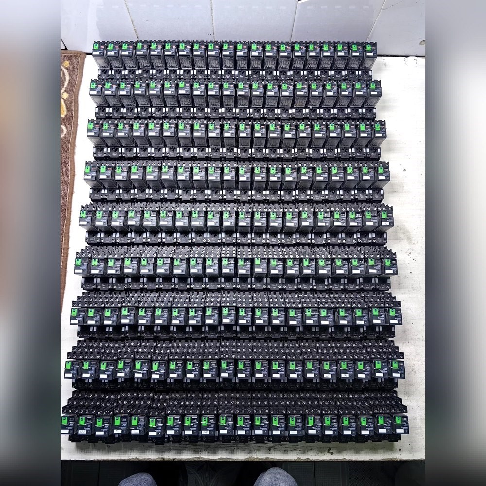 九九新可以充新施耐德RXM3AB2BD中间继电器配RXZE2 议价