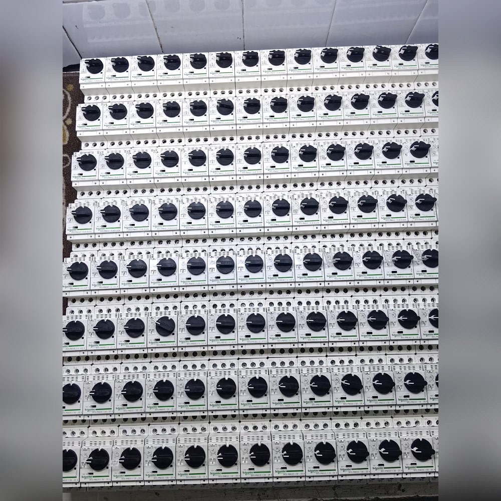 施耐德GV2-PM22C电动机启动器保护开关 议价