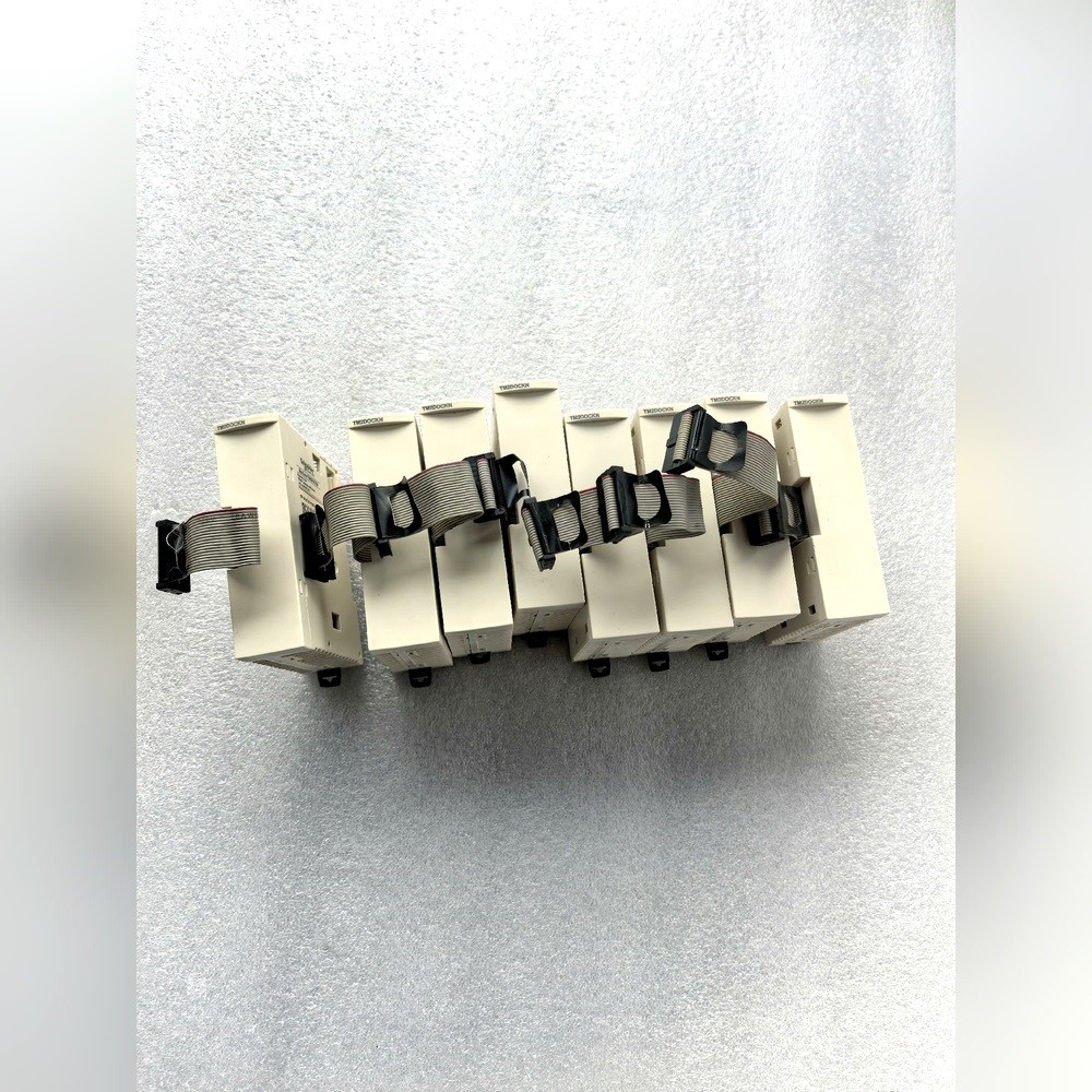 9新TM2DOCKN施耐德PLC模块 议价