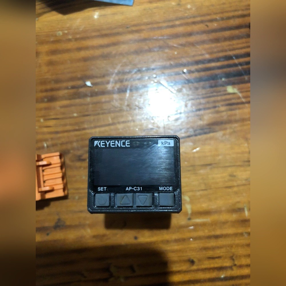 KEYENCE AP-c31压力传感器.看螺丝口.没用过.8 议价