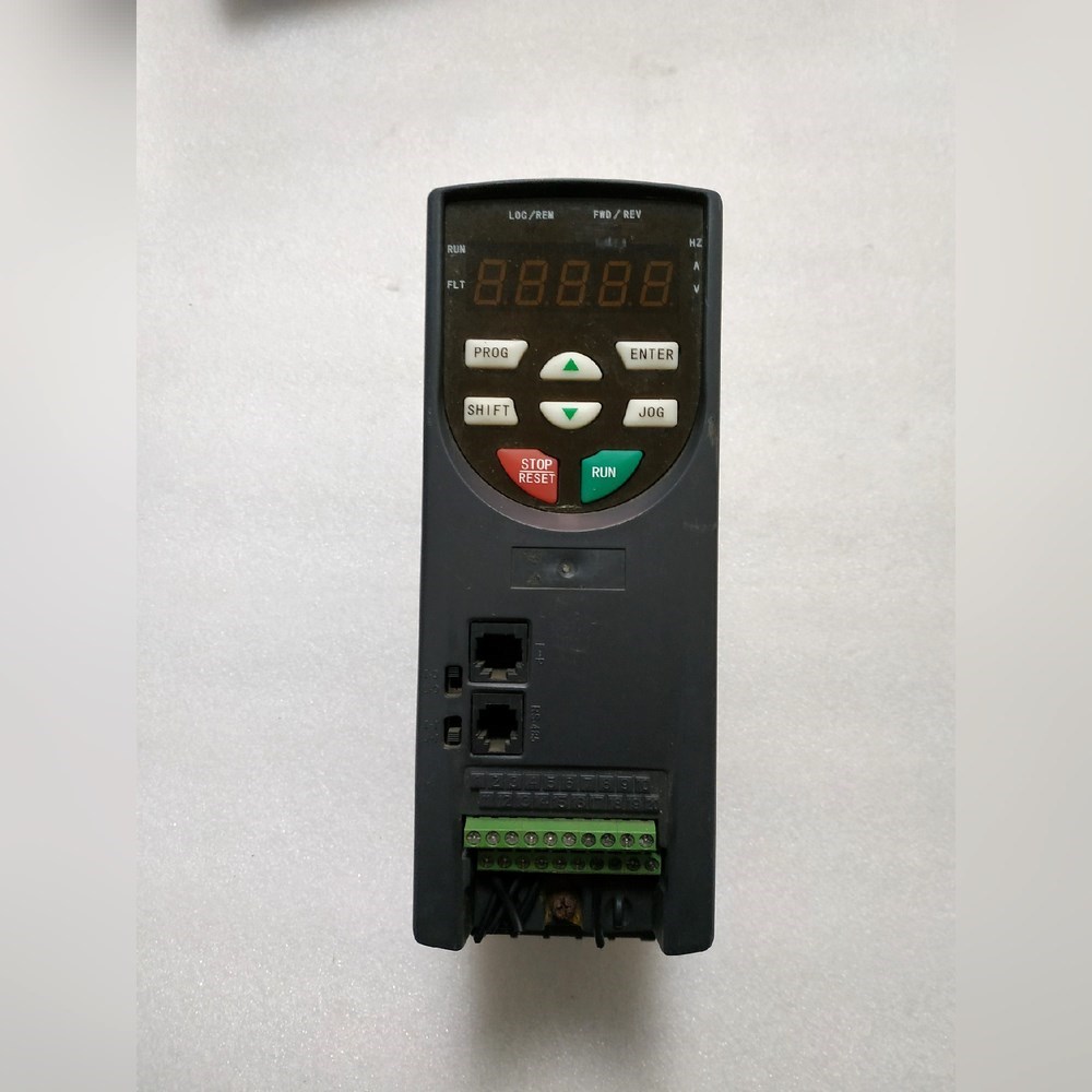 山宇变频器 SY8000-4G5R5P-4 还有2台 一 议价