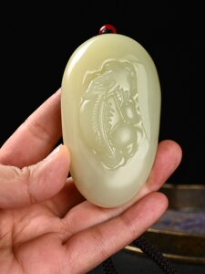貔貅手把件男女士款手抓件招财转运玉石手饰皮休天然青白玉把玩件
