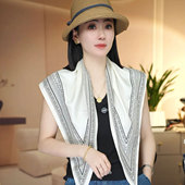 新款 韩国原单复古简约黑白高级气质斜纹三角方巾披肩极简轻奢领巾