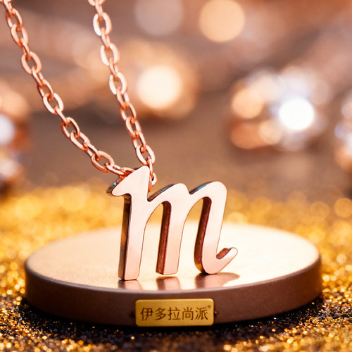 M字母项链女钛钢挂坠高级感18k