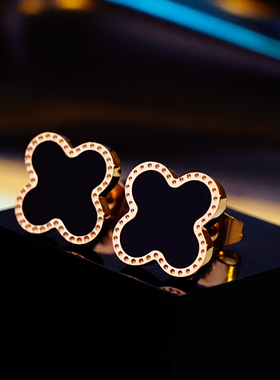 黑色四叶草4叶草耳钉女高级感钛钢玫瑰金耳饰18K耳环彩金运动轻奢