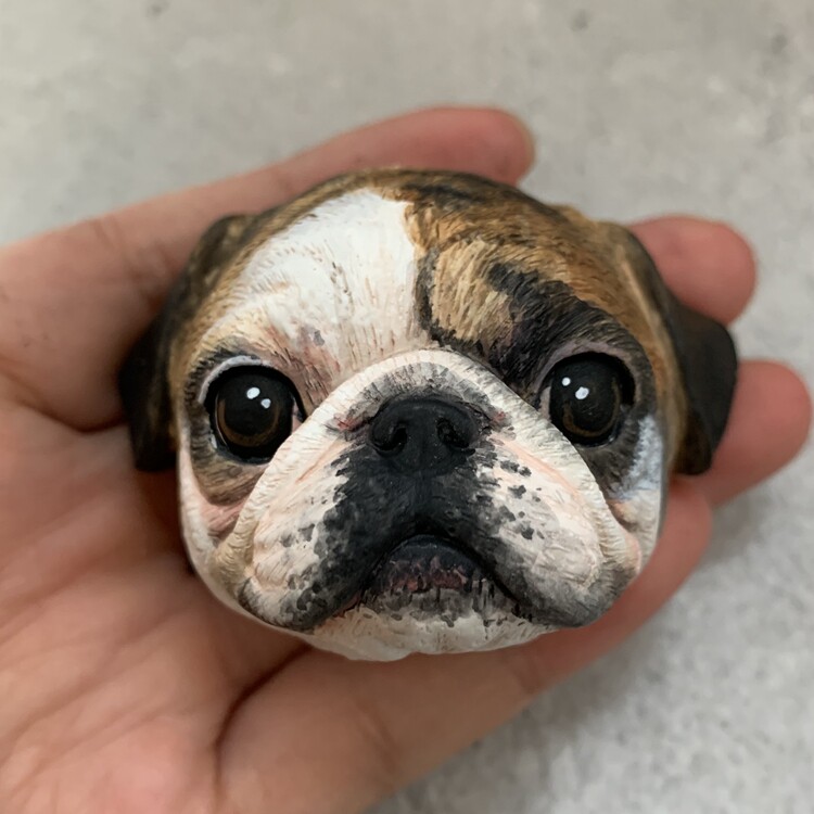 无尽夏手绘定制巴哥犬恶霸犬车载香薰出风口耐高温汽车内饰摆件