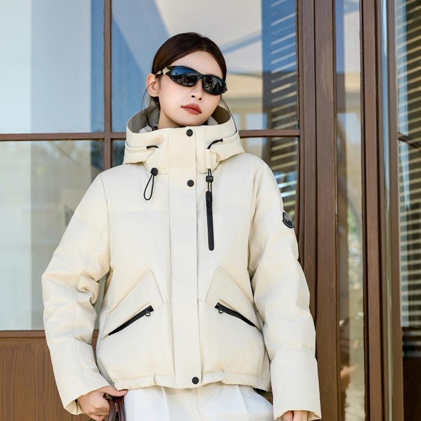 鸭宝宝羽绒服冬季短款连帽加厚保暖新款外套