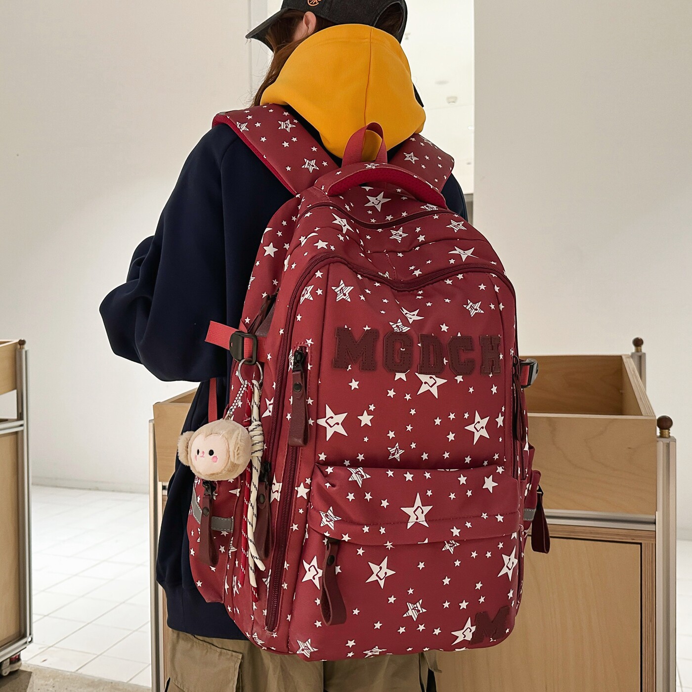 书包初中生女生高颜值大容量双肩包男士高中大学生减负护脊背包女