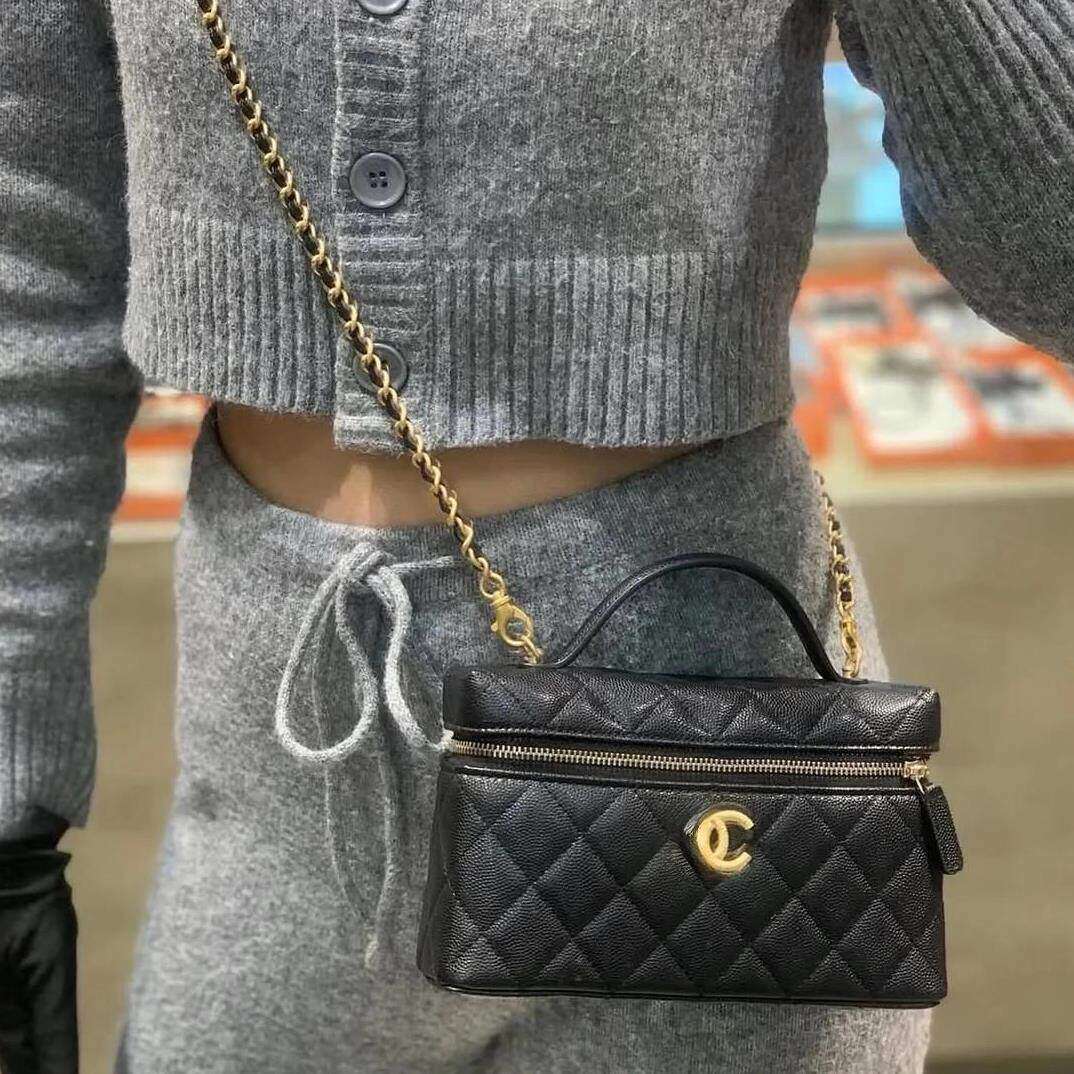 天花板混背 小香风26C新款黑金荔枝皮lp菱格纹双c logo饭盒包1213